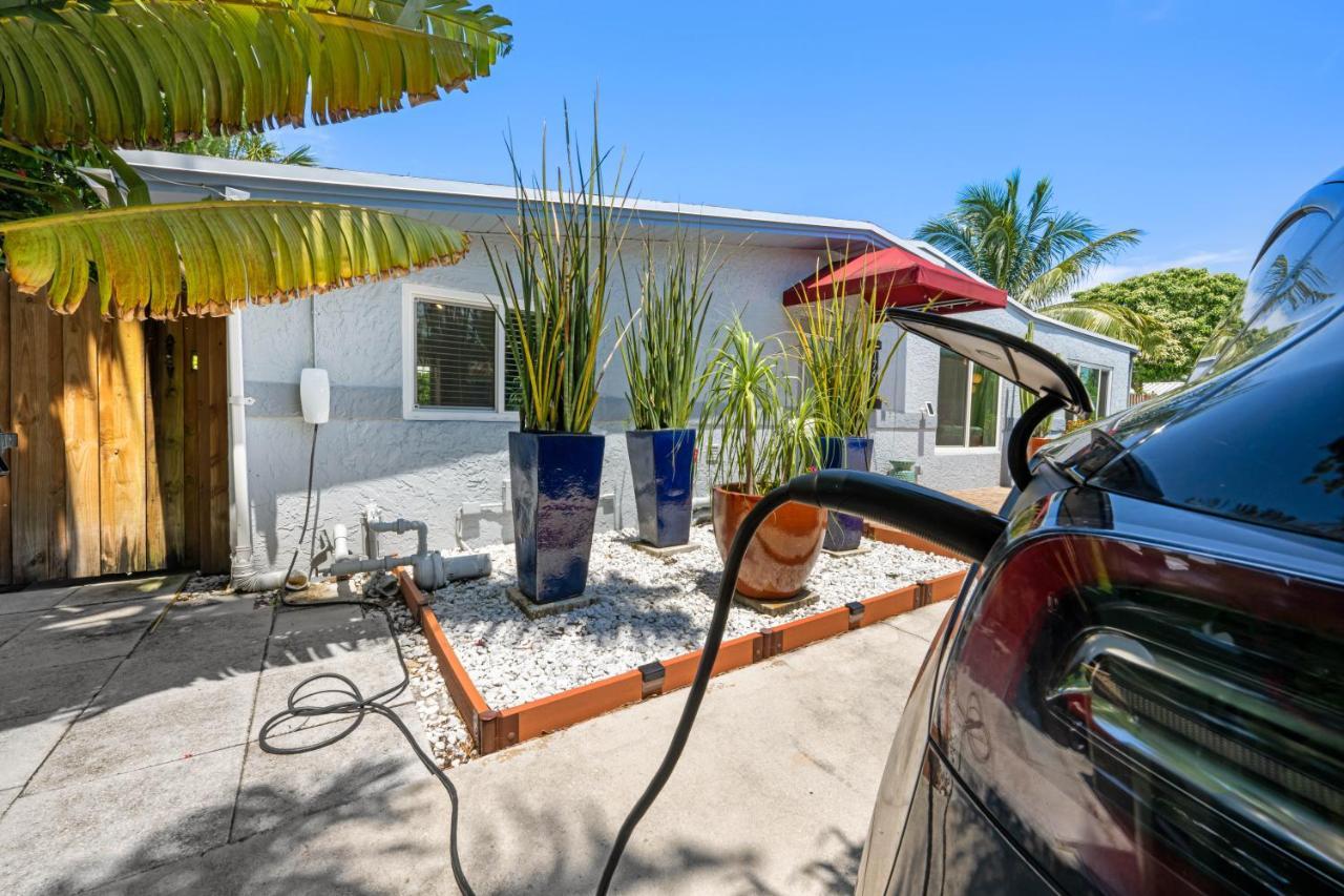 Palms Retreat! Giant Heated Pool-Hottub-Firepit-5Min2Beach-Pets-Ev Chgr Fort Lauderdale Luaran gambar